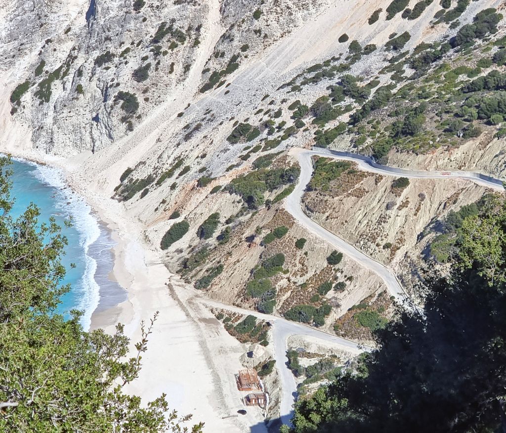 Die Anfahrt zum Strand von Myrtos