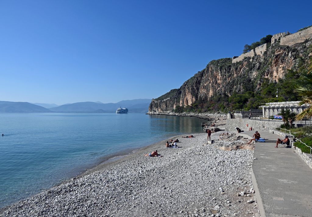 Der Stadtstrand Paralia Arvanitias in Nafplio