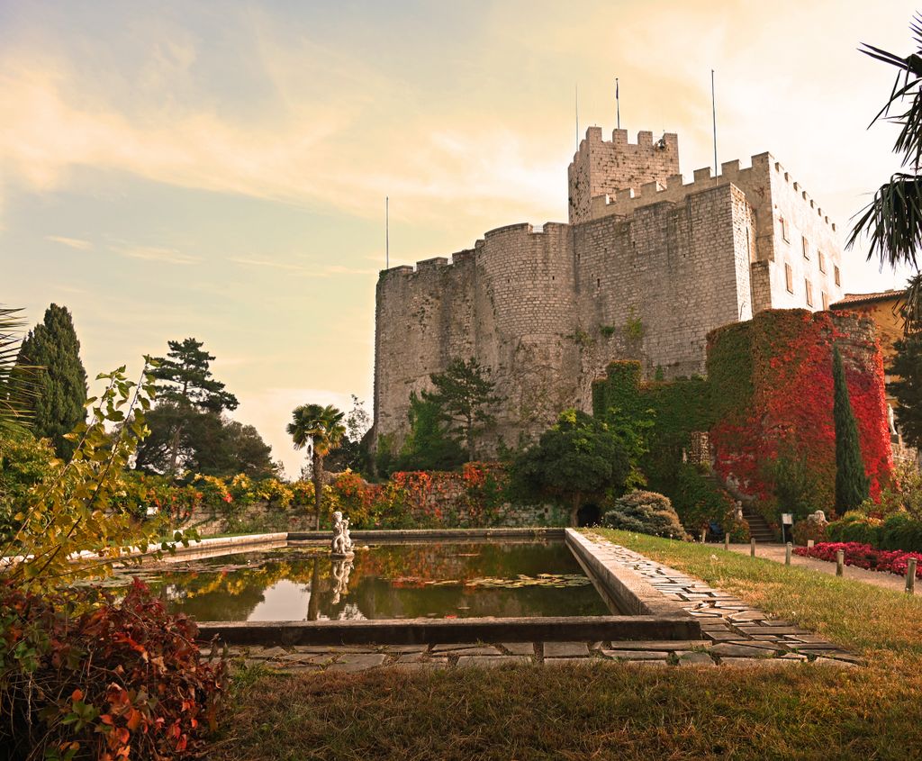 Das Schloss Duino in Duino-Aurisina