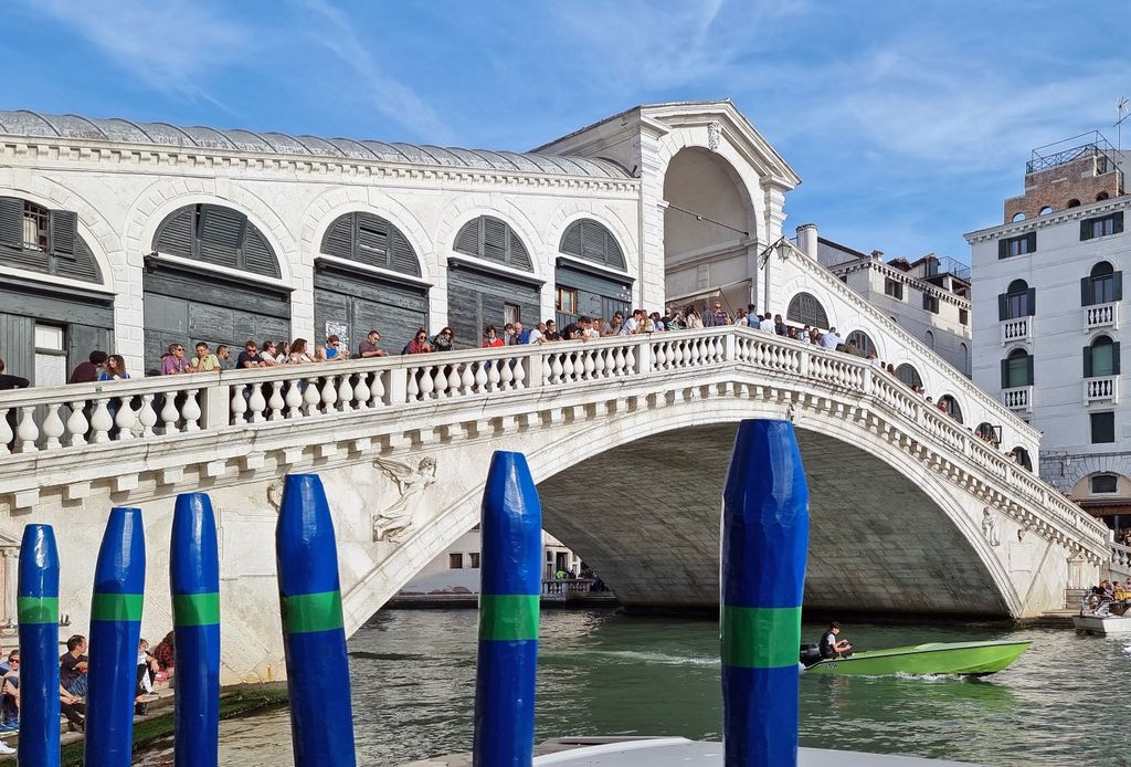 Die Rialtobrücke in Venedig