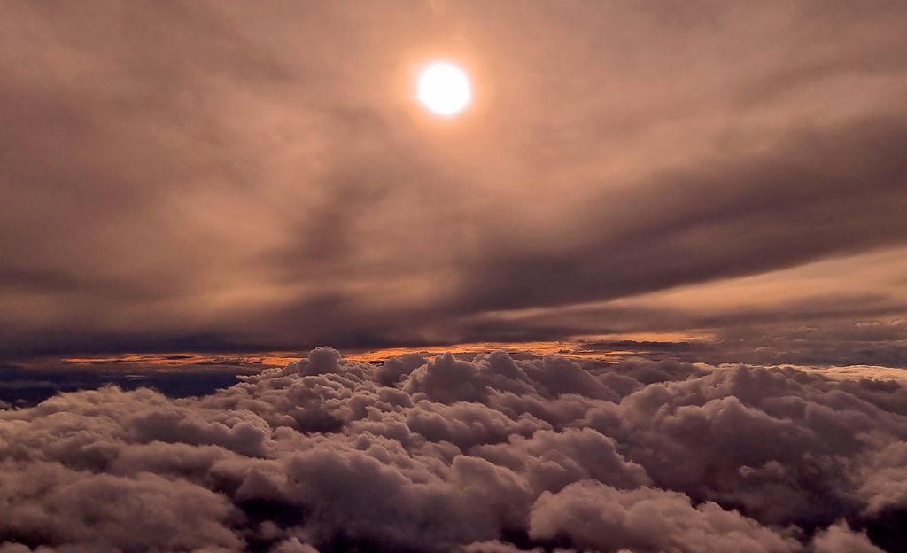 Der Himmel auf dem Flug von Malta nach Flughafen Frankfurt am Main