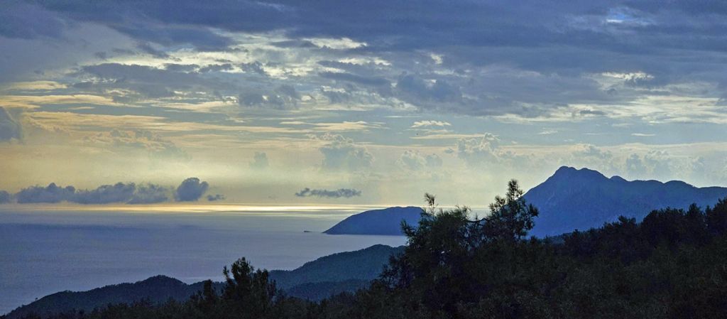 Der Himmel über der Küste von Antalya