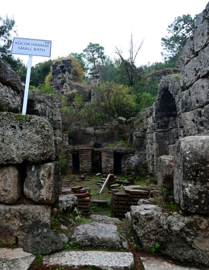 Das kleine Bad in der antiken Stadt Phaselis