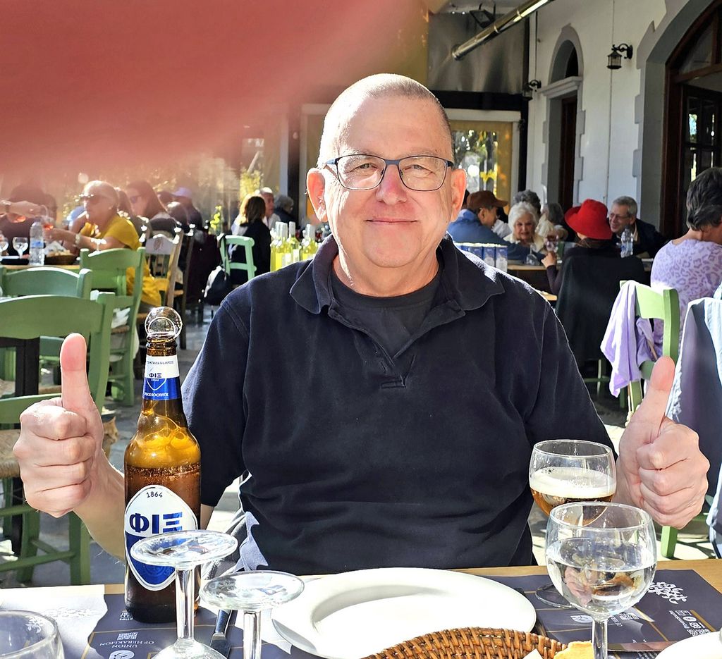 Zinnis Hafenbier in der Taverna Kourites in der Lasithi-Hochebene auf Kreta