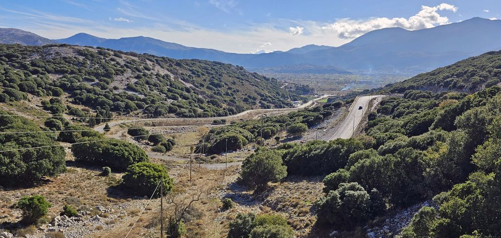 Die Lasithi-Hochebene mit Blick von Norden in Richtung Süden auf Kreta