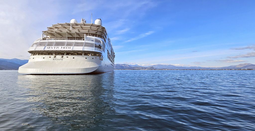 Die Silver Moon auf Reede vor Nafplio