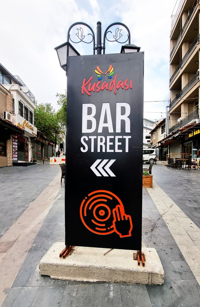 Die Barstreet in Kuşadasi