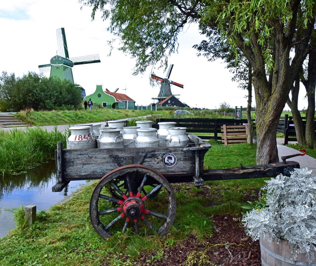 Ein Milchwagen im Freilichtmuseum Zaanse Schans