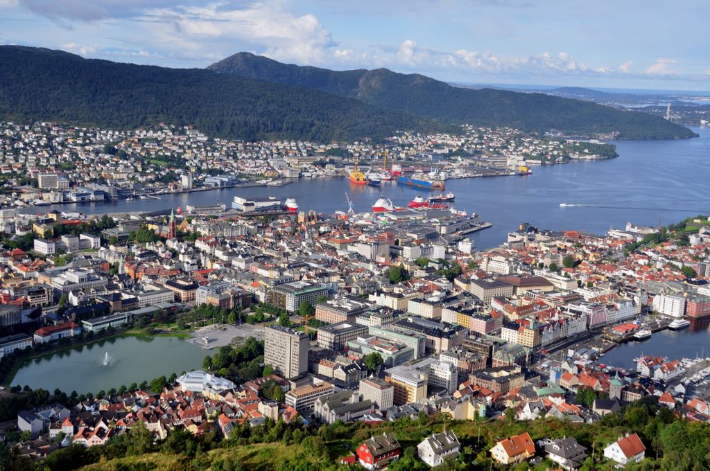 Blick auf Bergen