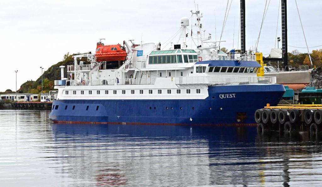 Die MS Quest liegt in Svolvær