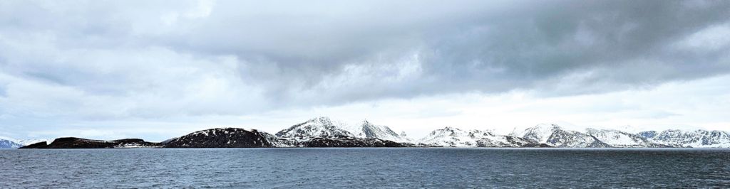 Die Küste von Norwegen in der Nähe von Hammerfest