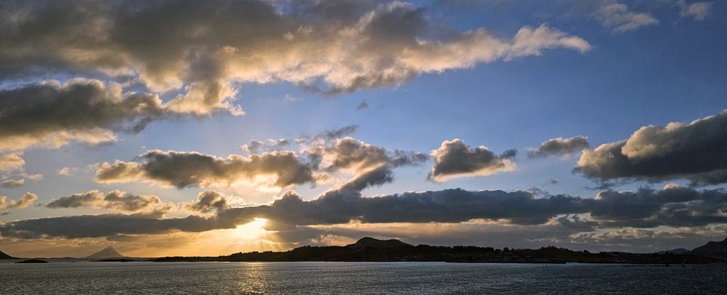 Die Küste im Nordland von Norwegen