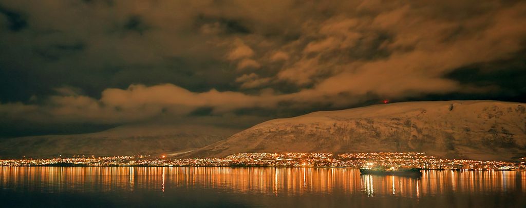 Blick auf das nächtliche Tromsö