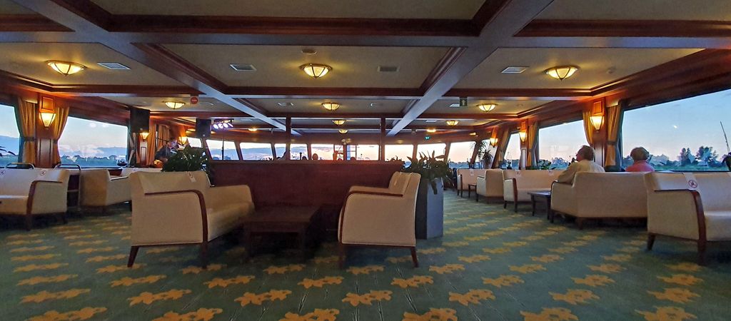 Der Salon der MS Elegant Lady