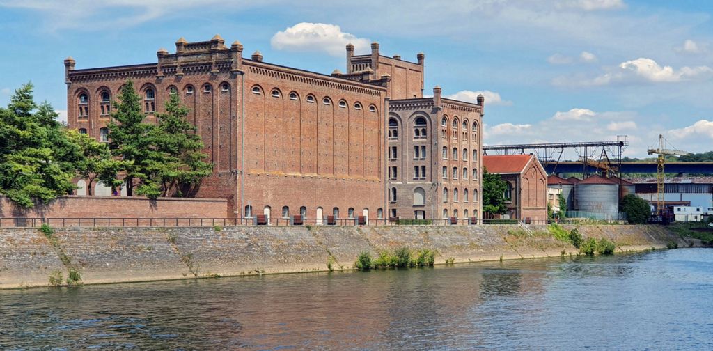 Industrie auf dem Weg nach Namur