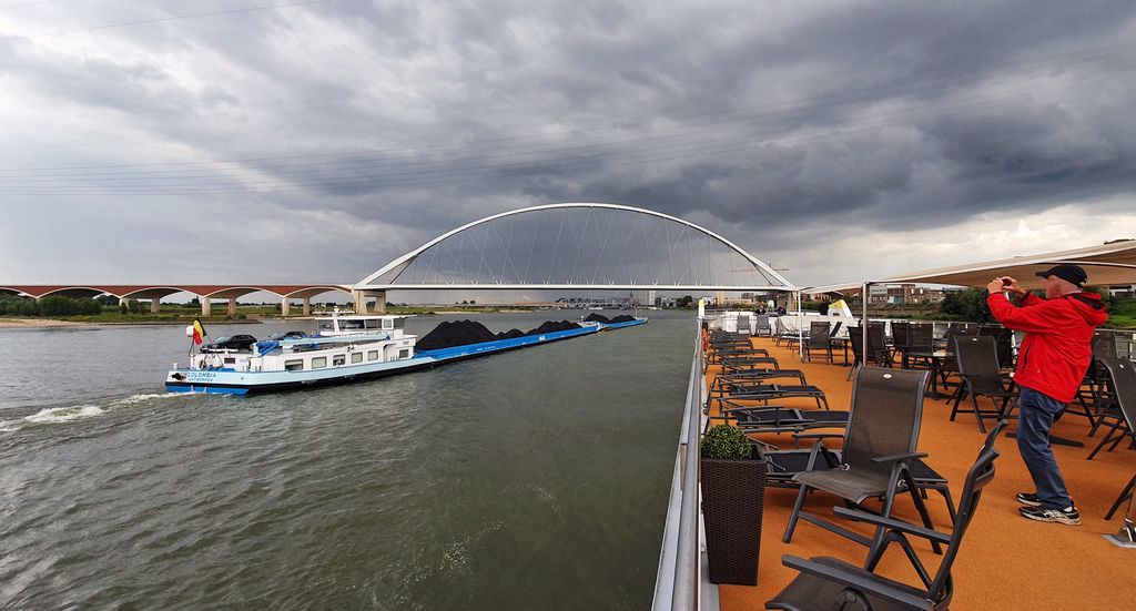 Abschied von Nijmegen auf der MS Elegant Lady