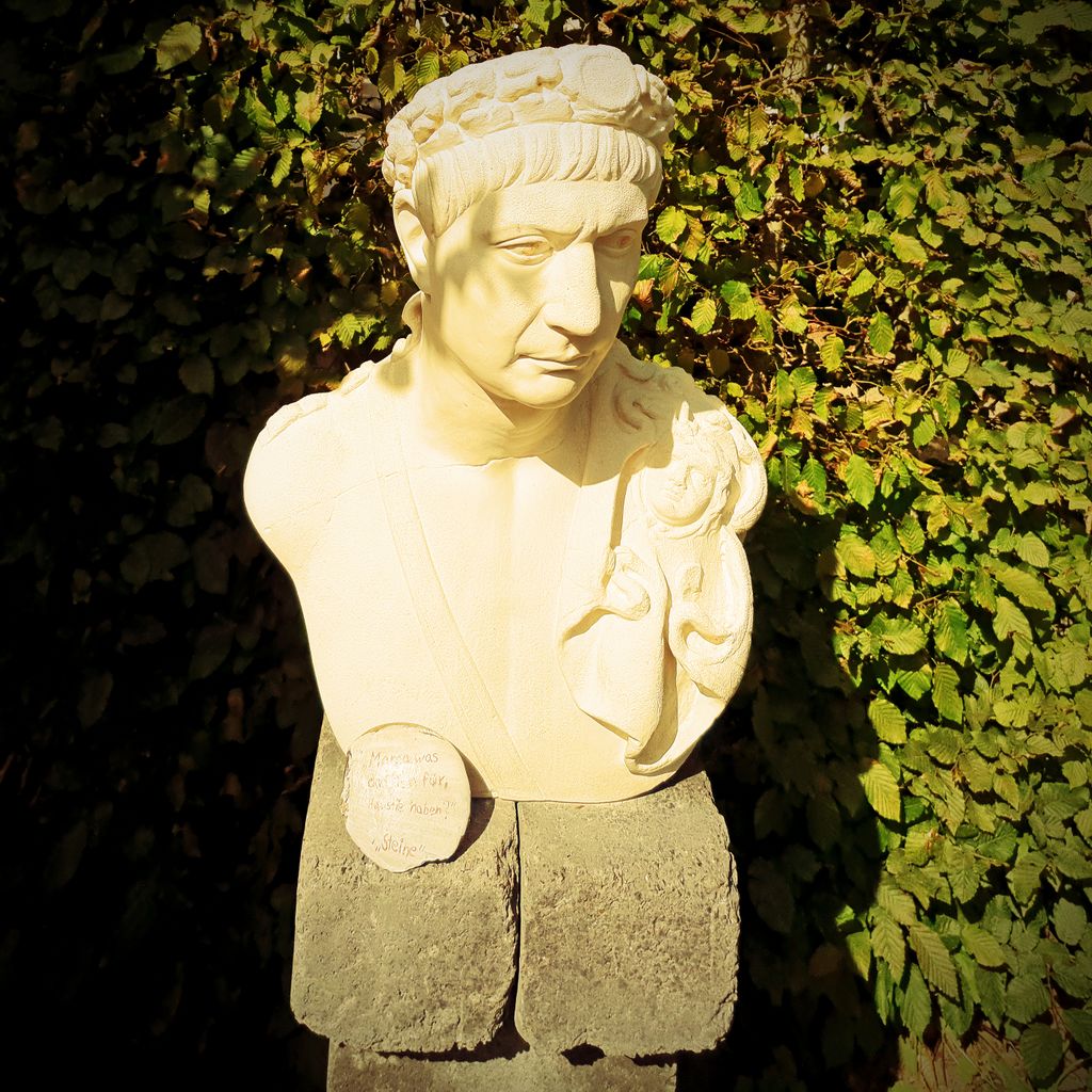 Eine Statue in der römischen Villa Borg