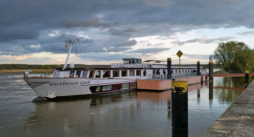 Die MS Coral in Frankfurt an der Oder (Handybild)