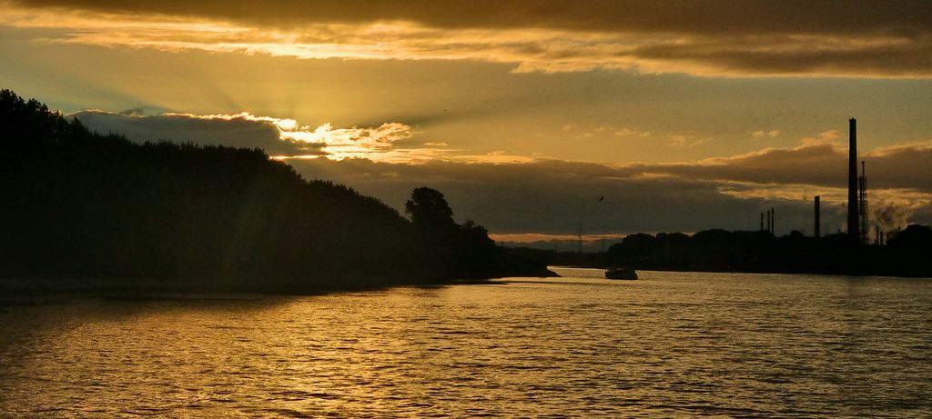 Sonnenuntergang nahe Köln