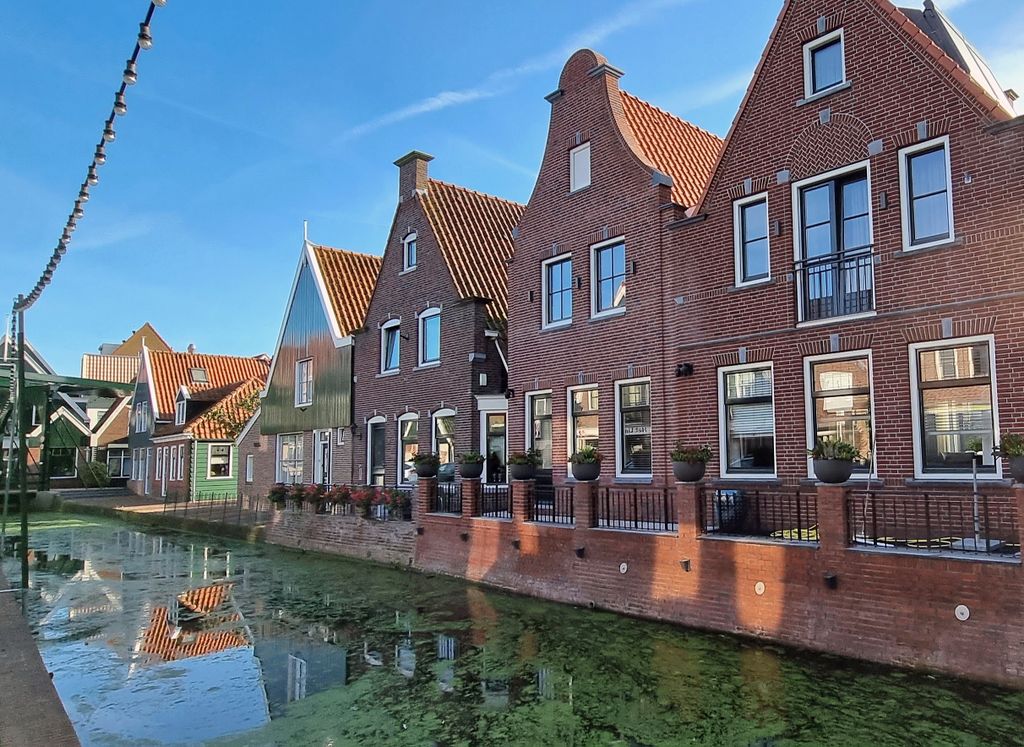 Eine Gracht in Volendam