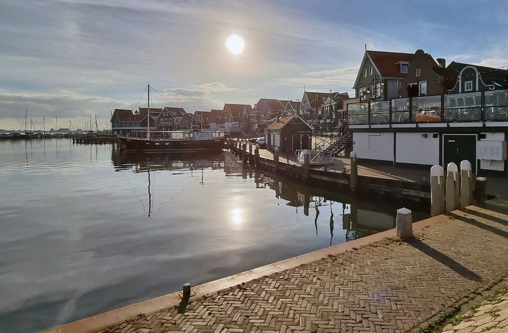 Abendliche Stimmung im Hafen von Volendam