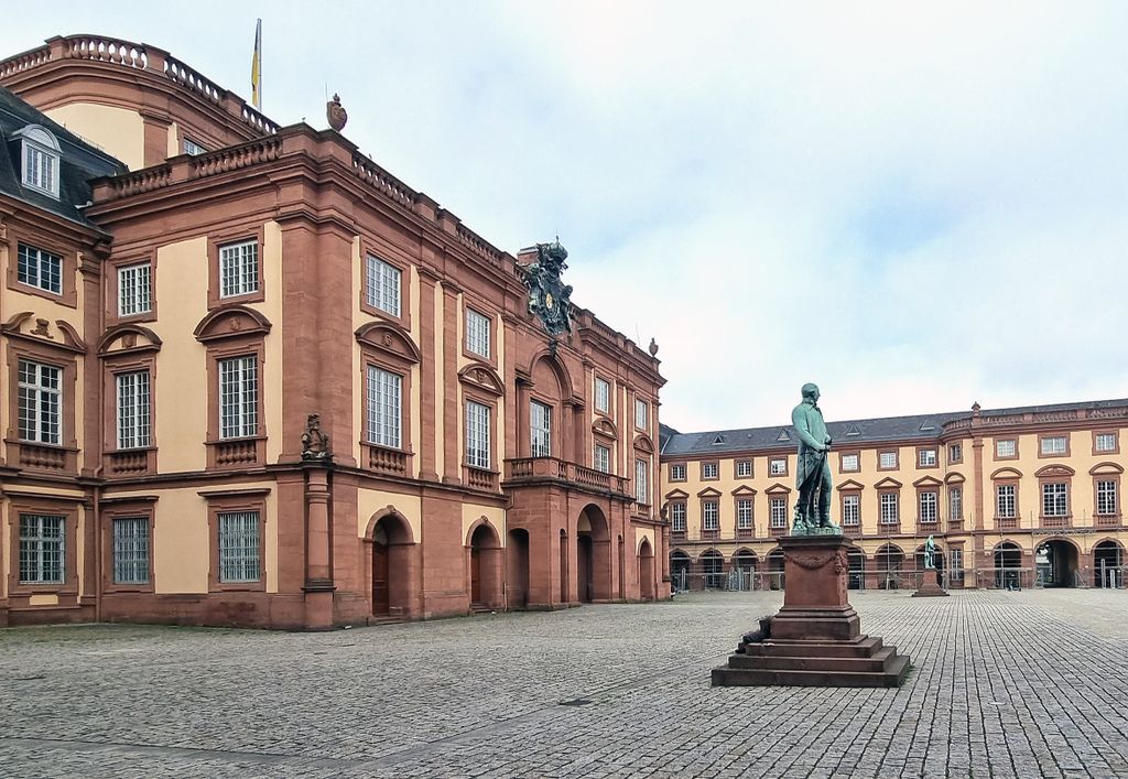 Das Schloss von Mannheim von Außen aus gesehen