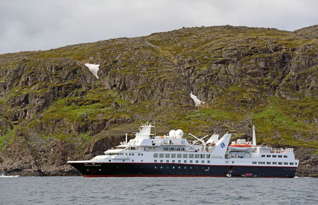 Die MS Explorer in der Dvorovaya-Bay / Russland