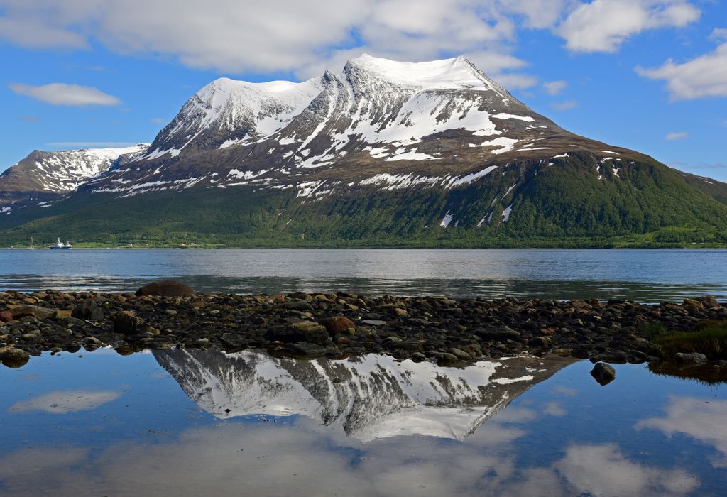 Rund um die Fjorde nahe Tromsø