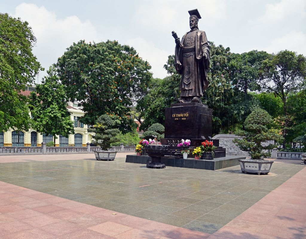 Die Statue von King Le Thai Hanoi