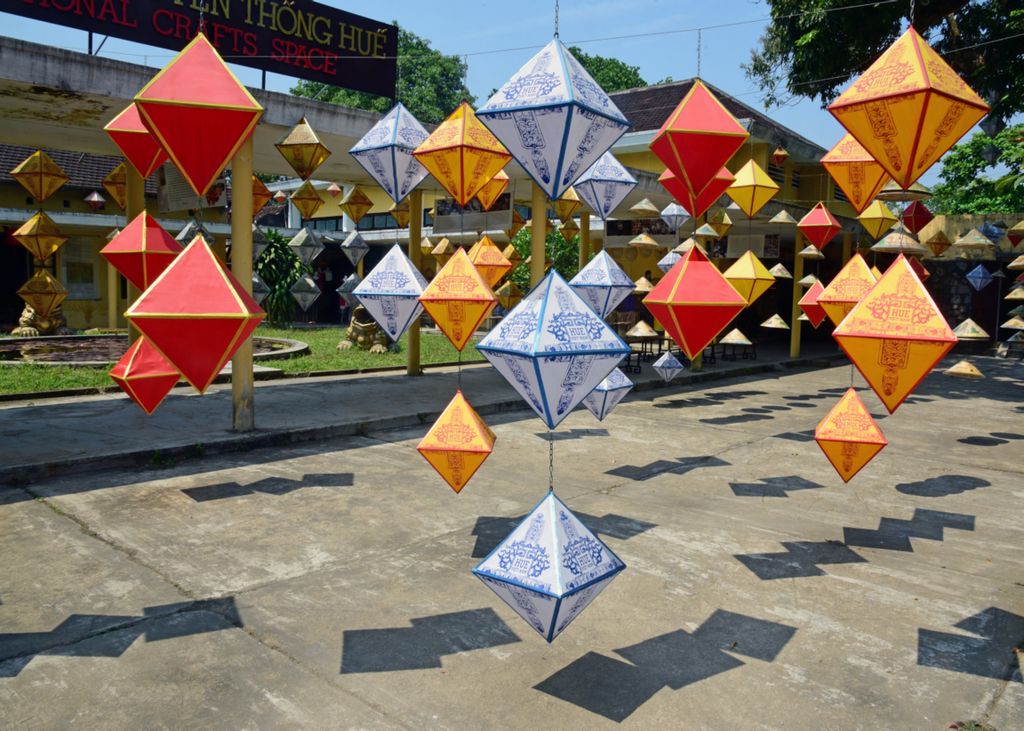 Lampen- und Hüte Laden in Hue