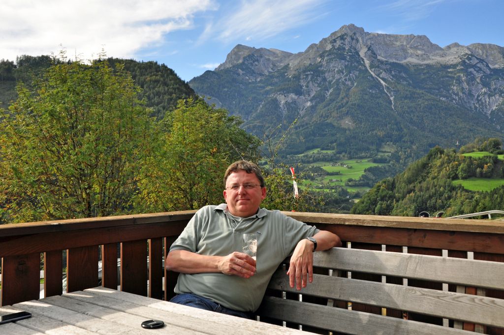 Zinni drinkt ein Bier, nahe Werfen, Salzburger Land