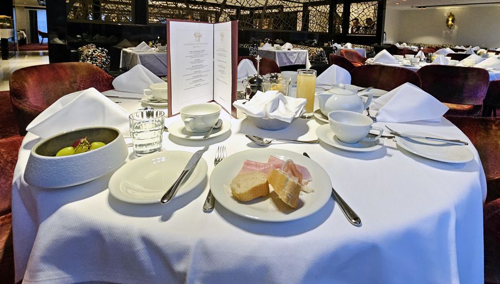 Frühstück auf der AmaMagna