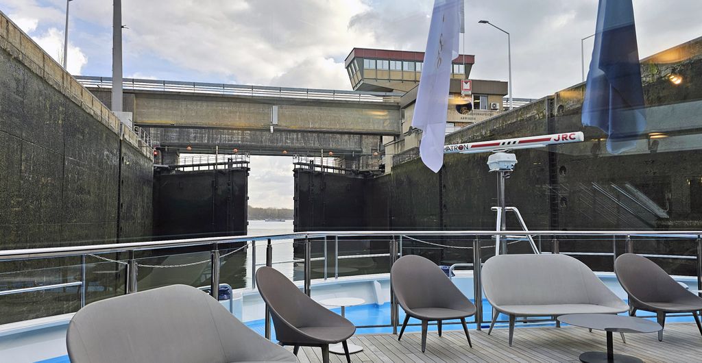 Eine Donauschleuse zwischen Linz und Grein