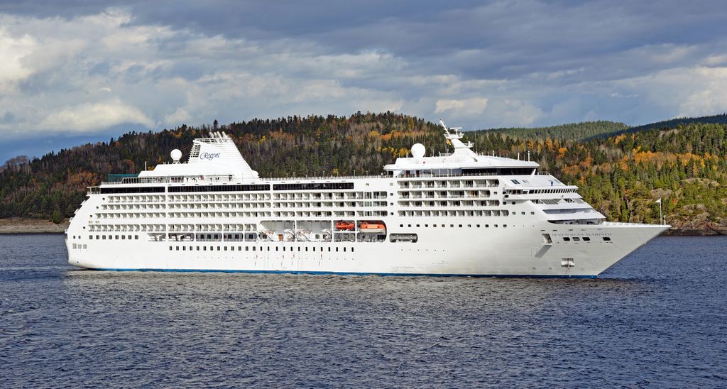 Die MS Regent im Saguenay-Fjord