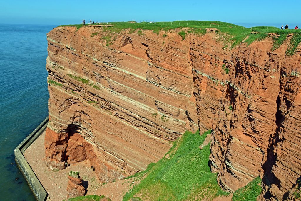 Unterwegs auf dem Klippenrandweg auf Helgoland