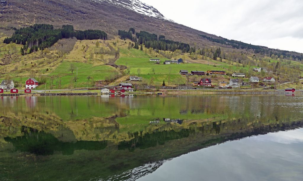 Spiegelungen in Olden