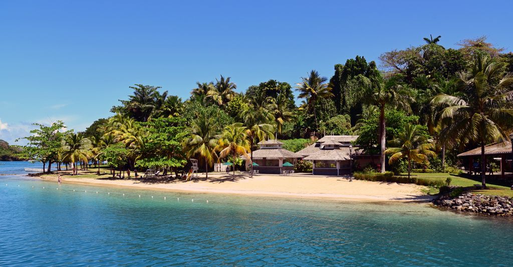Der kleine Strand an der Anlegestelle der MS Hamburg, Port Antonio