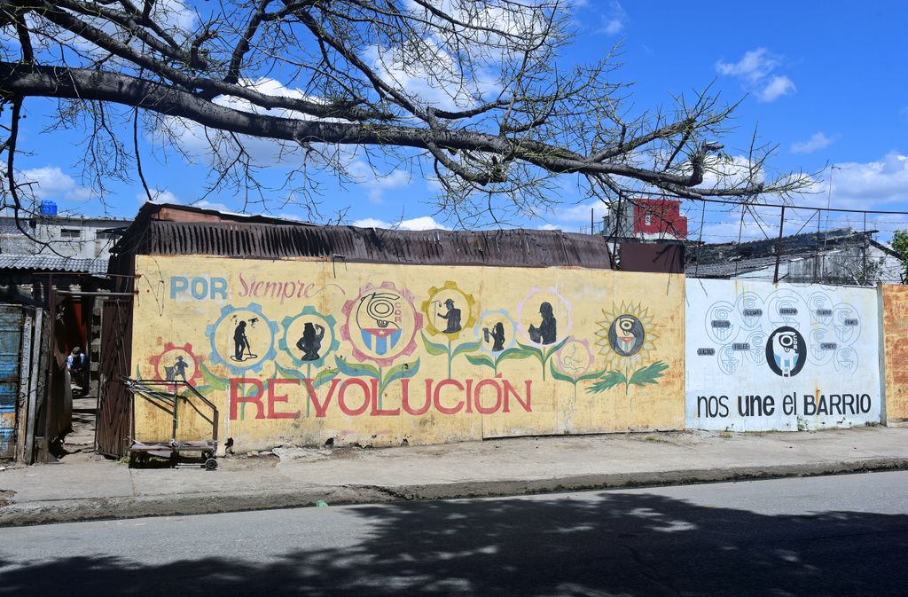 Viva la Revoluci&oacute;n! in Cienfuegos