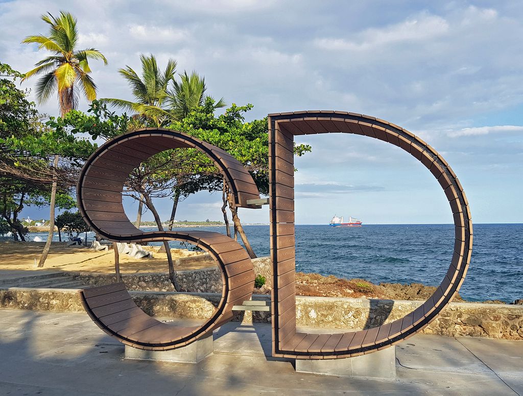 Entlang der Malec&oacute;n-Promenade von Santa Domingo