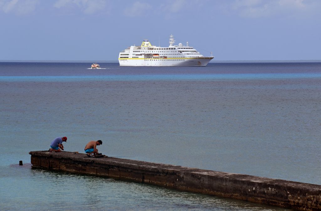 Blick auf die MS Hamburg von Maria la Gorda aus