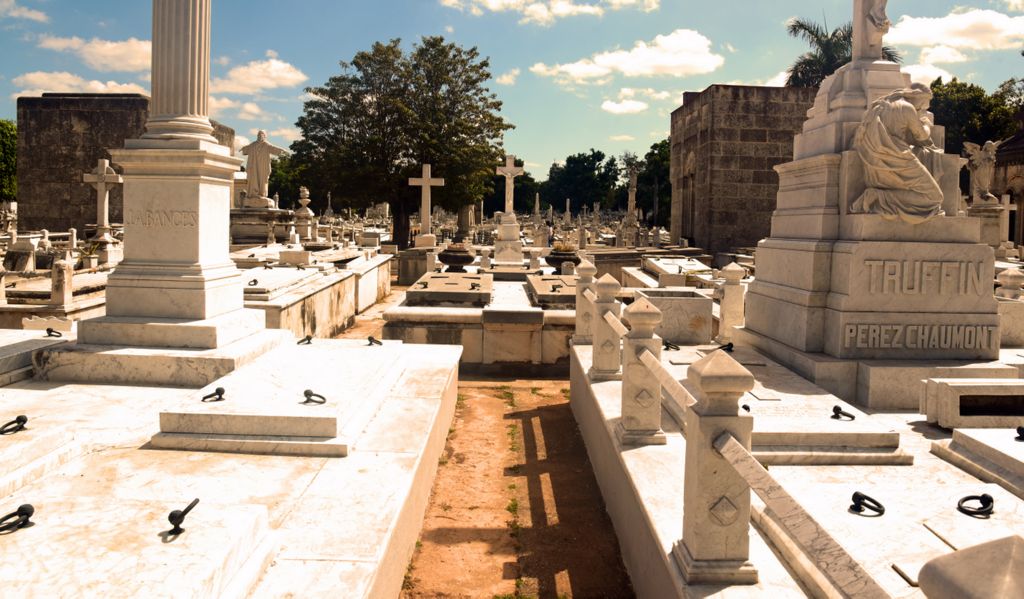 Der Friedhof Cementerio Crist&oacute;bal Col&oacute;n in Havanna
