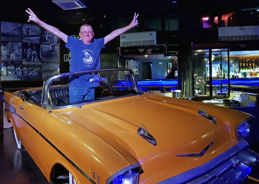 Zinni kurz vor der Showtime im Habana Caf&eacute; / Havanna (Handy-Bild)