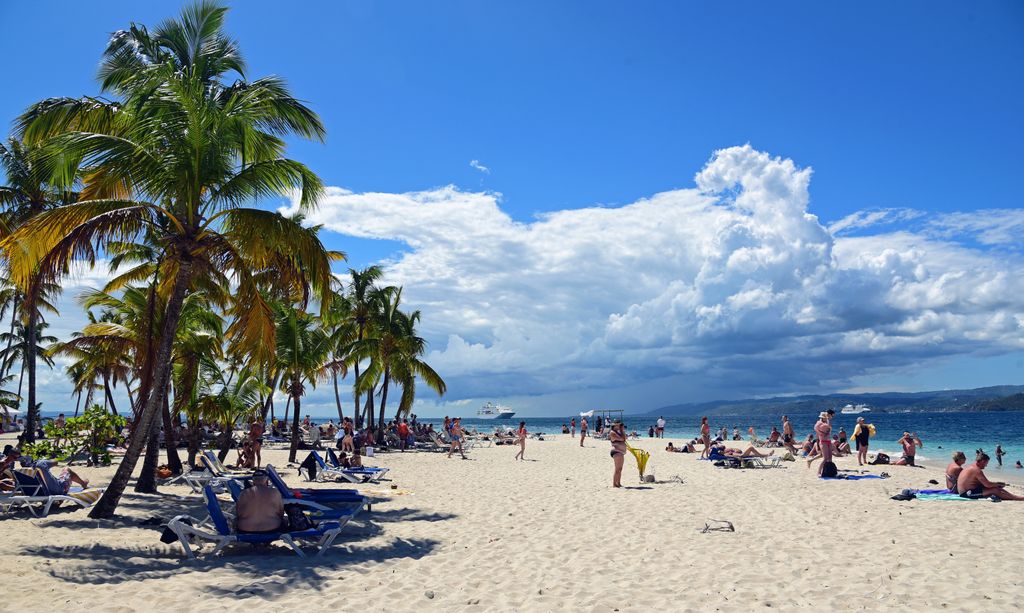 Der Strand auf der Isla Cayo Levantado