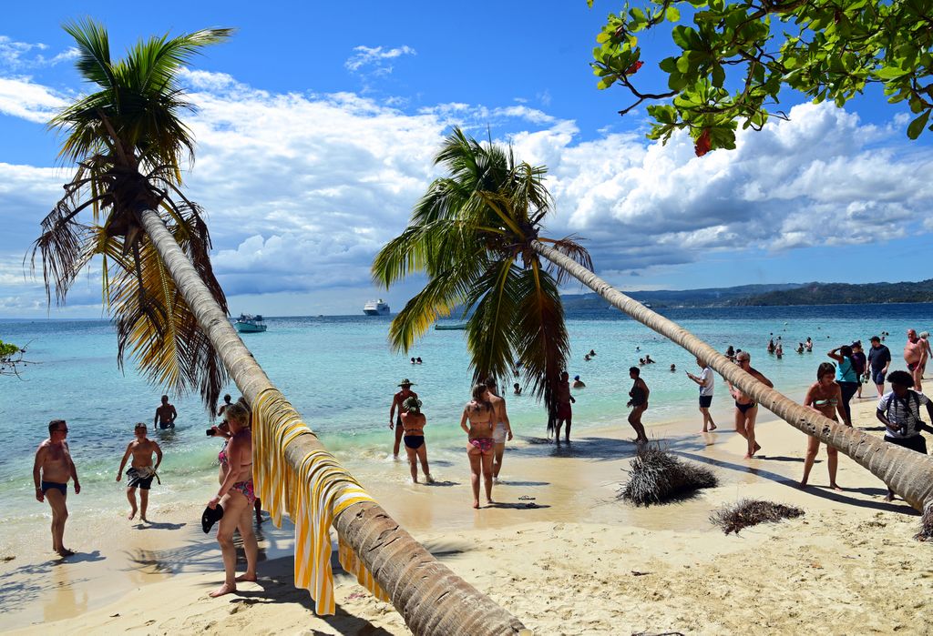 Der Strand auf der Isla Cayo Levantado