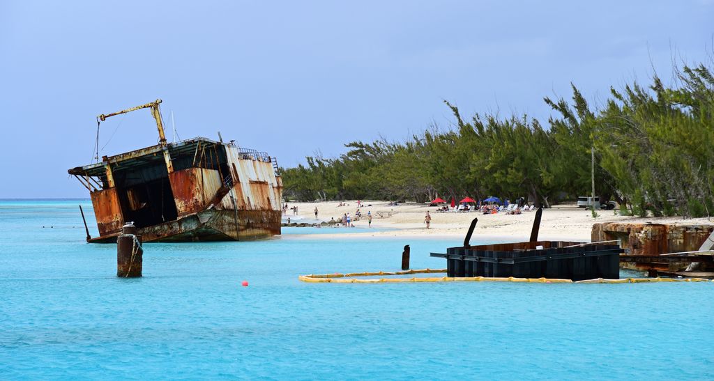 Das Wrack der Mega One Triton, Governor's Beach, Grand Turk