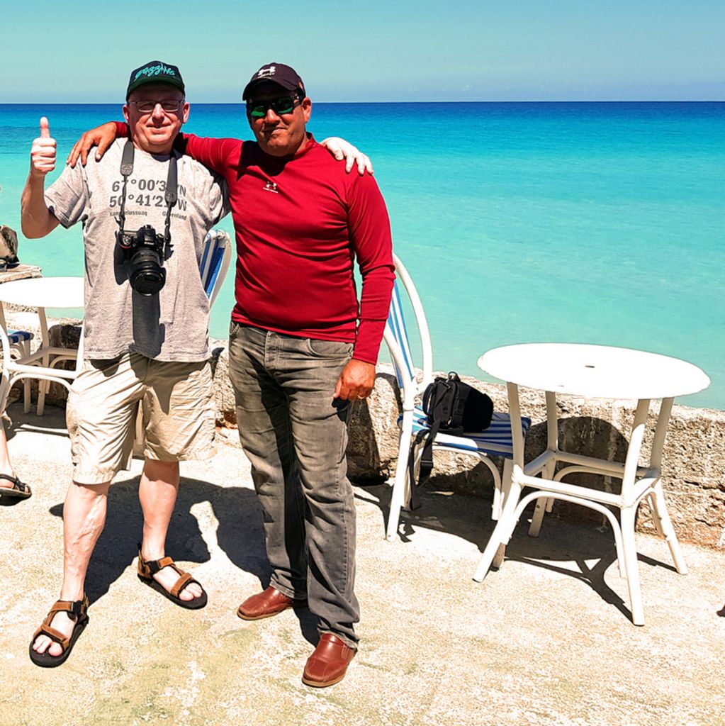 Ein Fast-Vater und Zinni in Varadero (Handy-Bild)